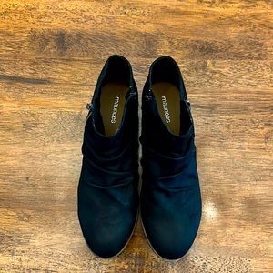 Boots Black size 8.5